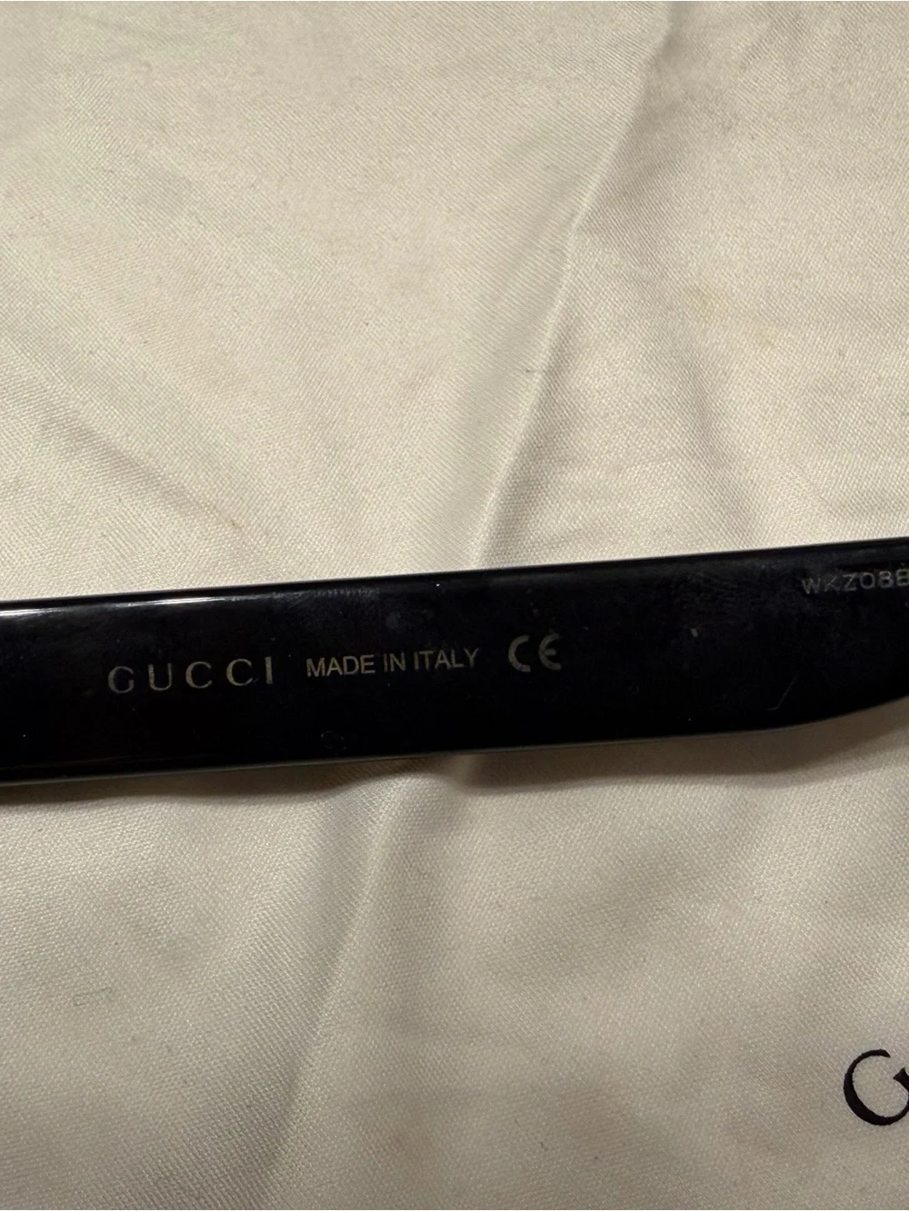 Gucci Black Round Women's Sunglasses with Gold Hardware - Picture 10 of 10